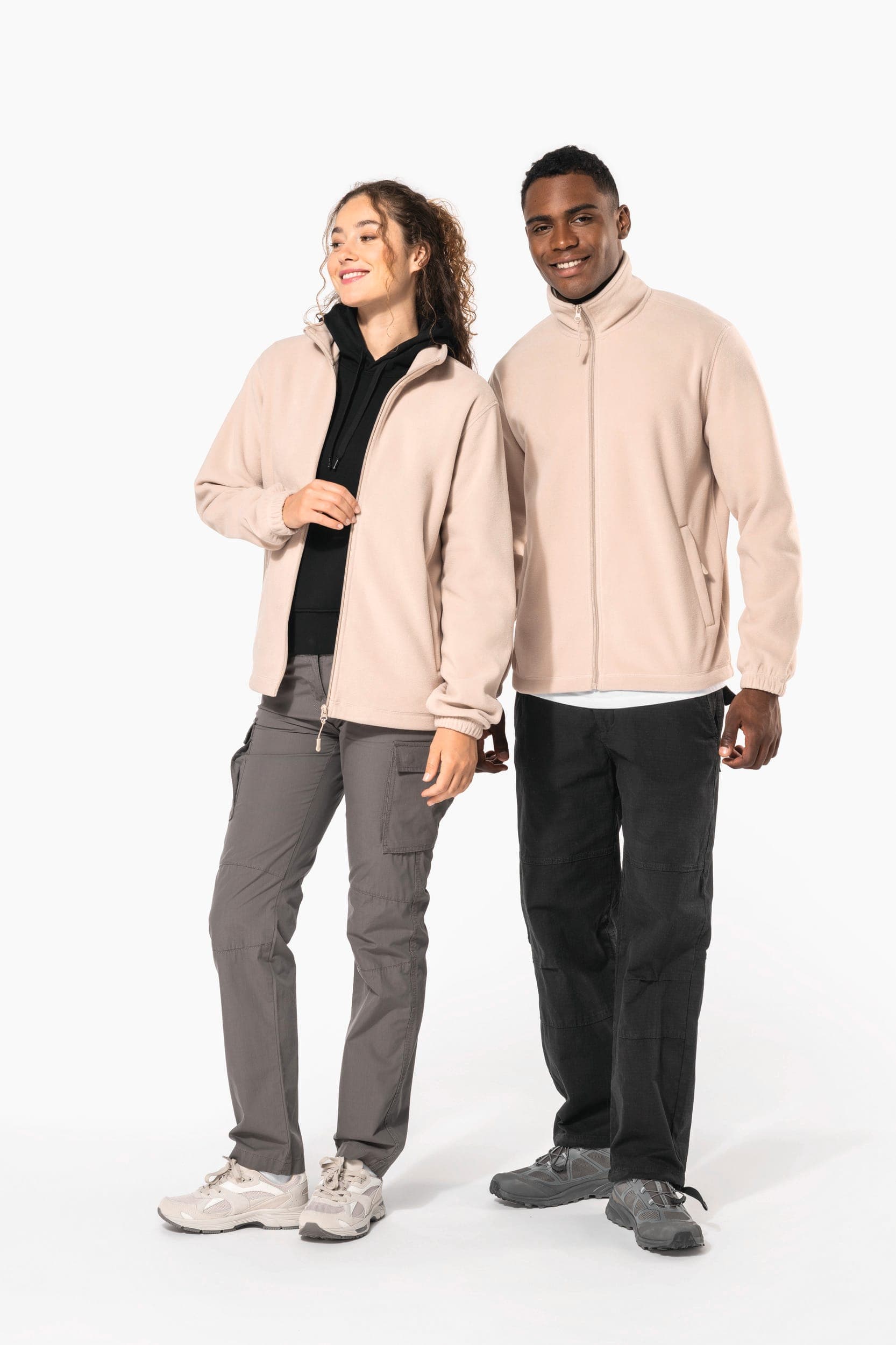 Veste polaire ajustable à poignets élastiqués en situation