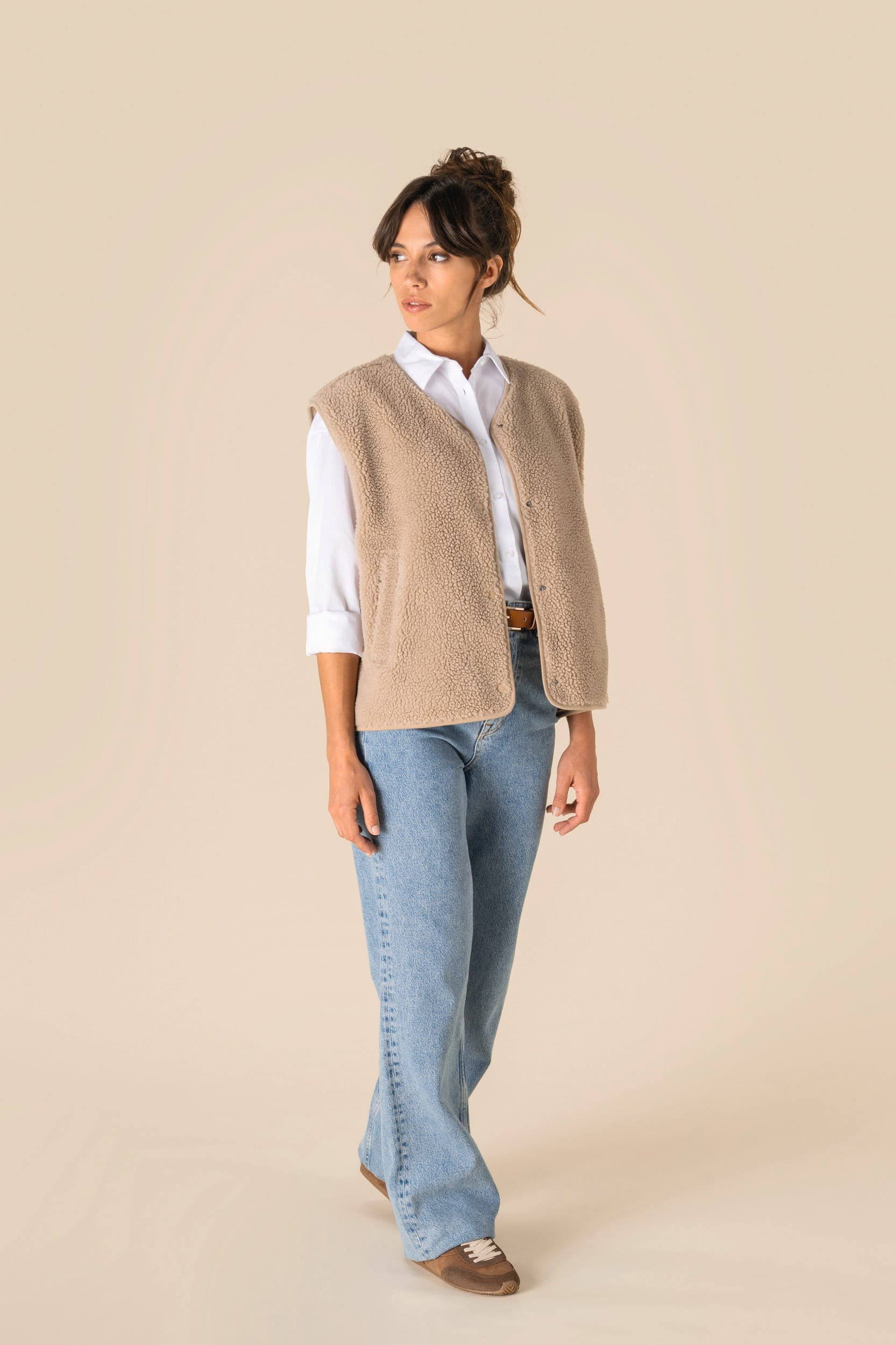 Veste sans manches en sherpa femme en situation