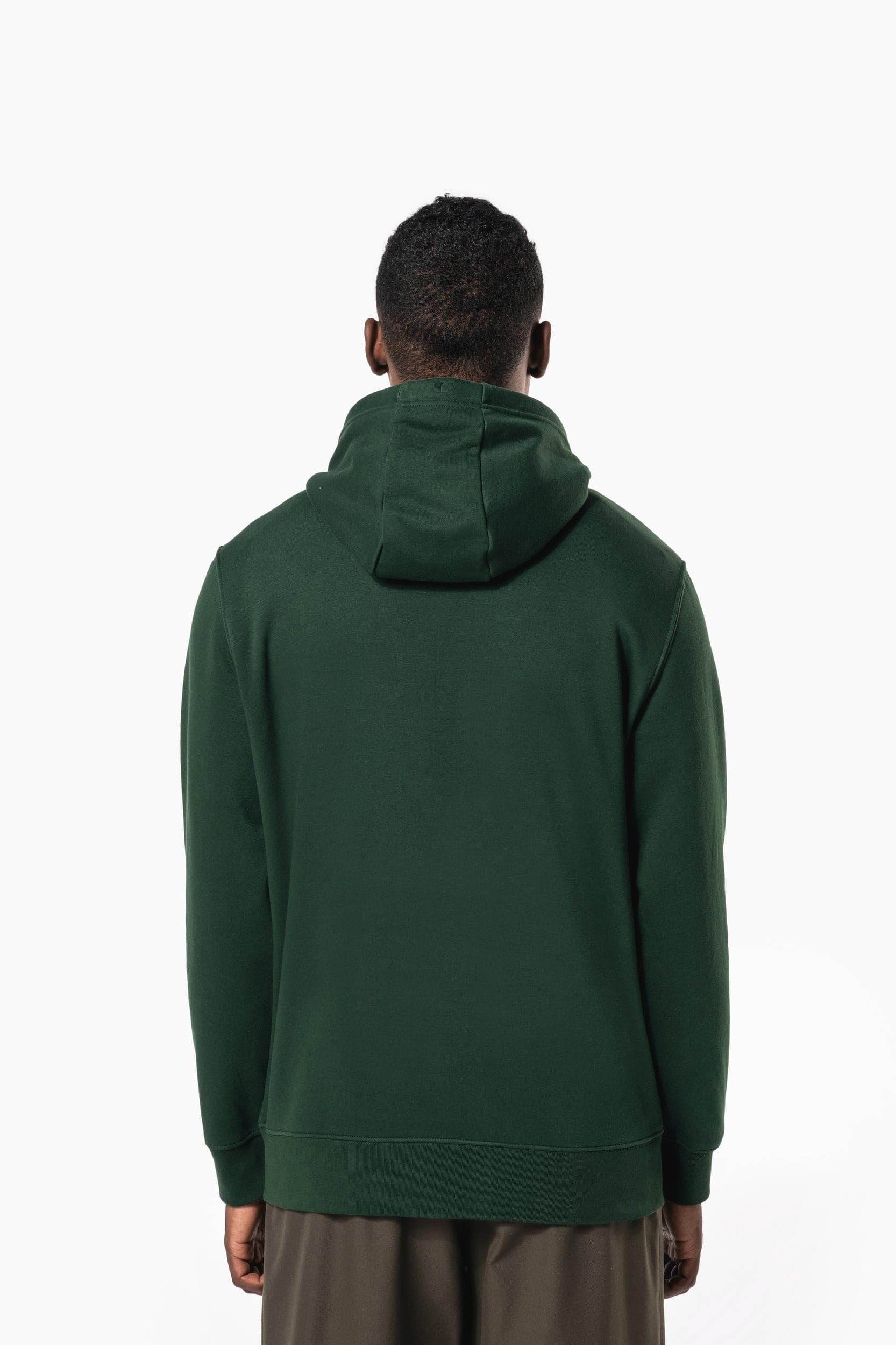 Sweat-shirt capuche homme en situation
