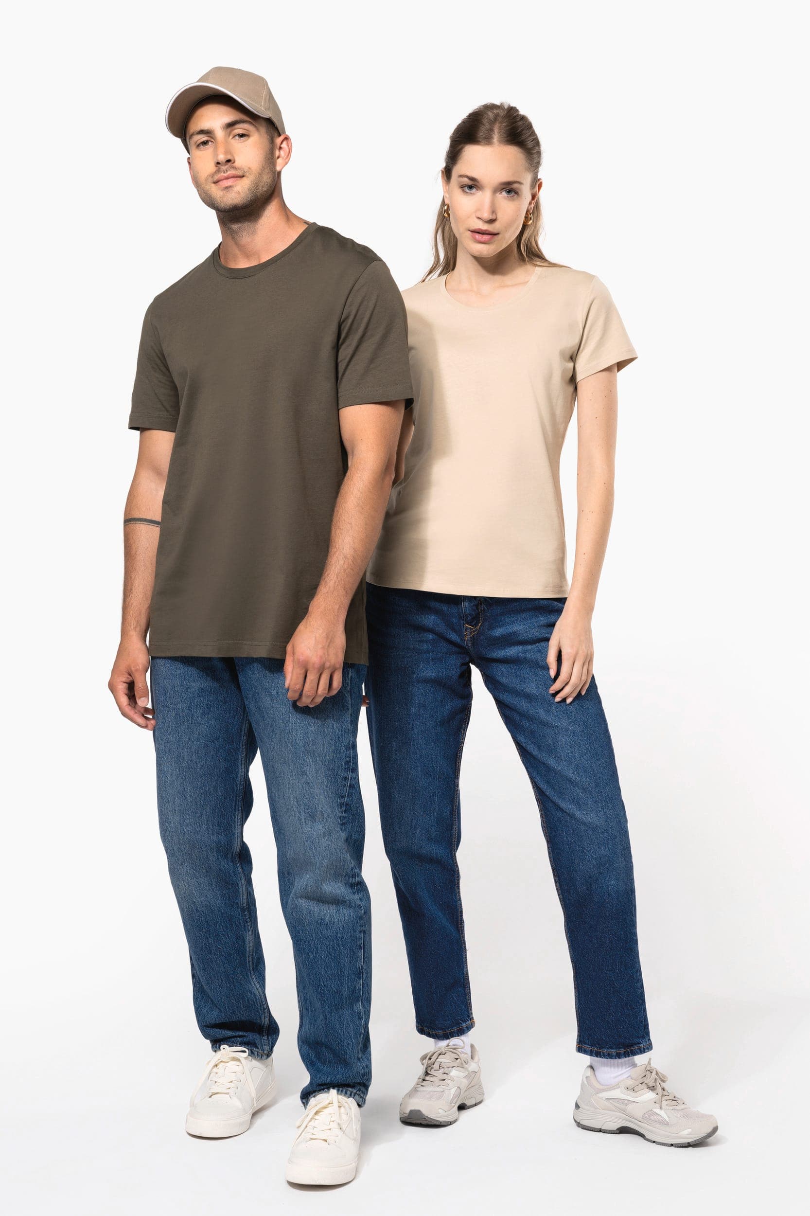T-shirt col rond manches courtes femme en situation