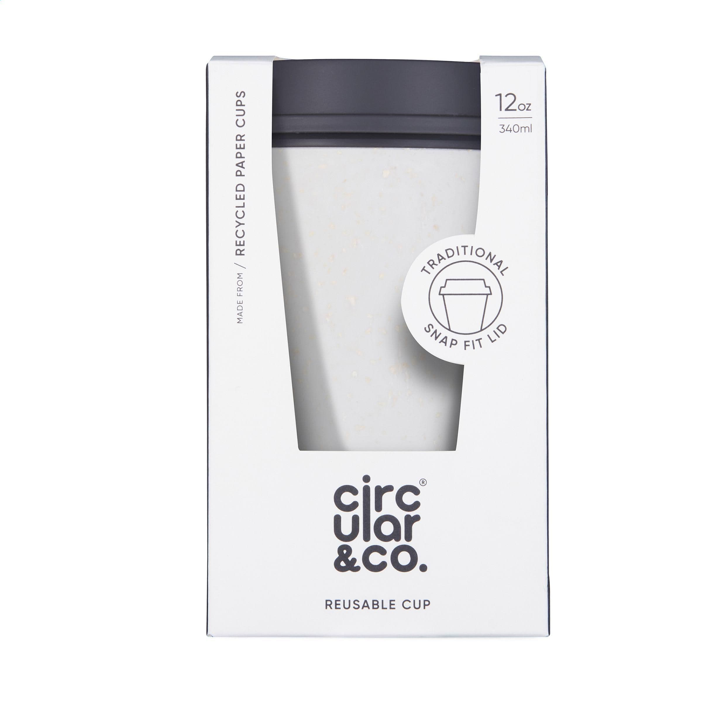 Mug Circular&Co Now Cup recyclé couvercle noir 340 ml en situation