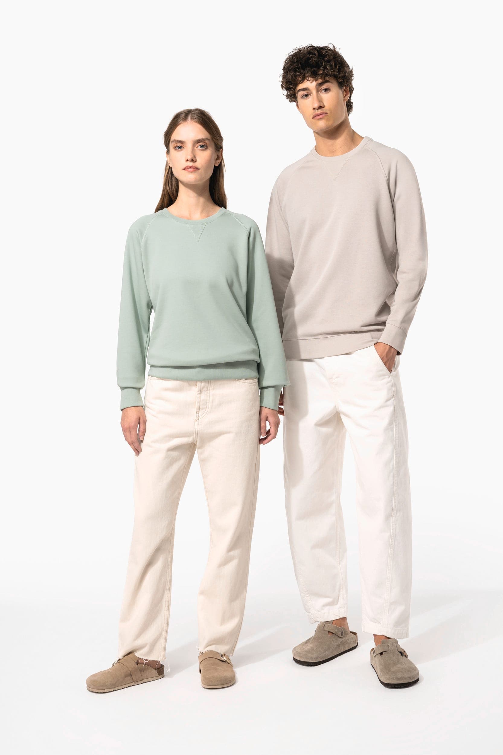 Sweat-shirt Bio col rond manches raglan homme en situation