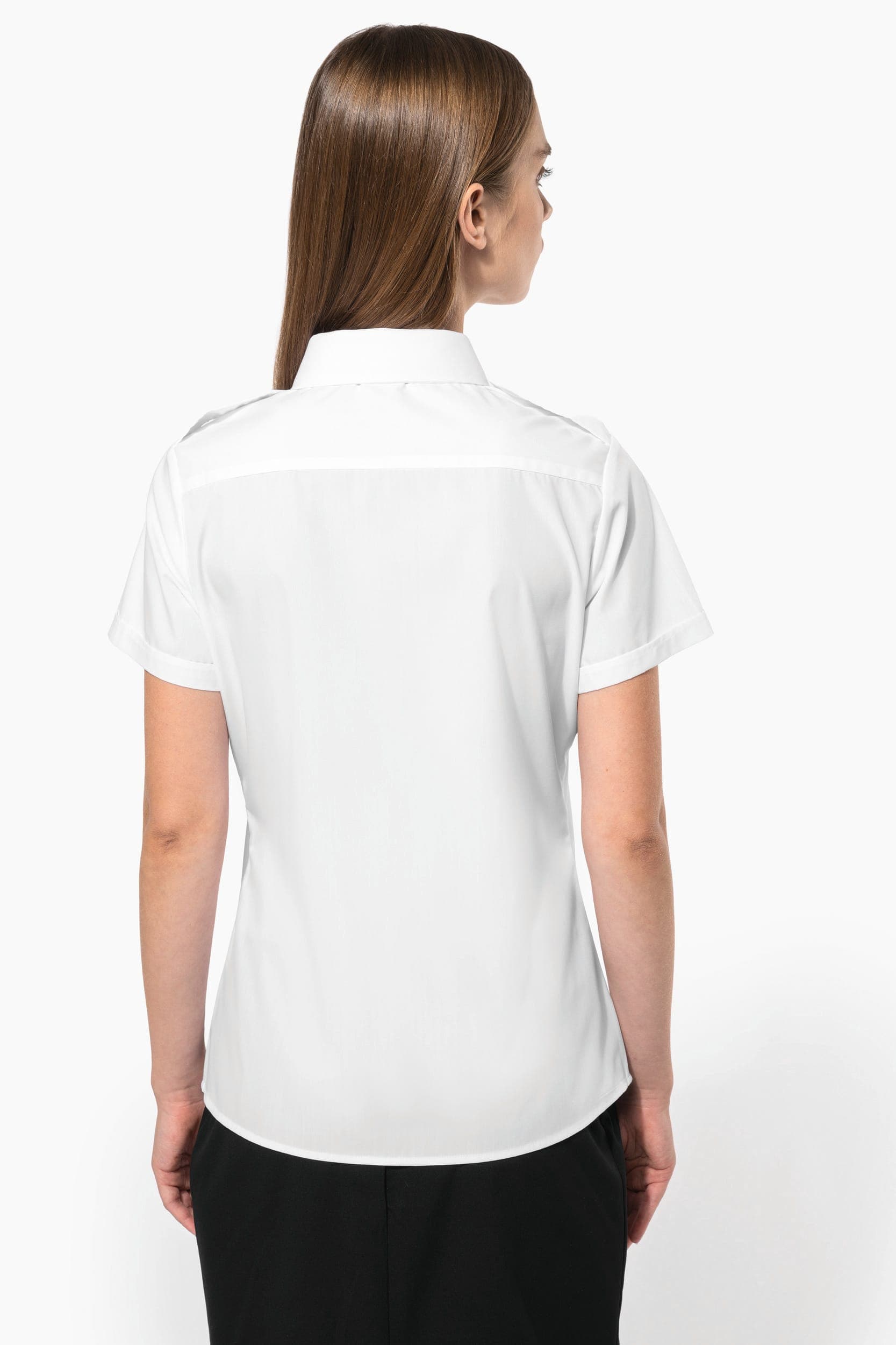 Chemise pilote manches courtes femme en situation