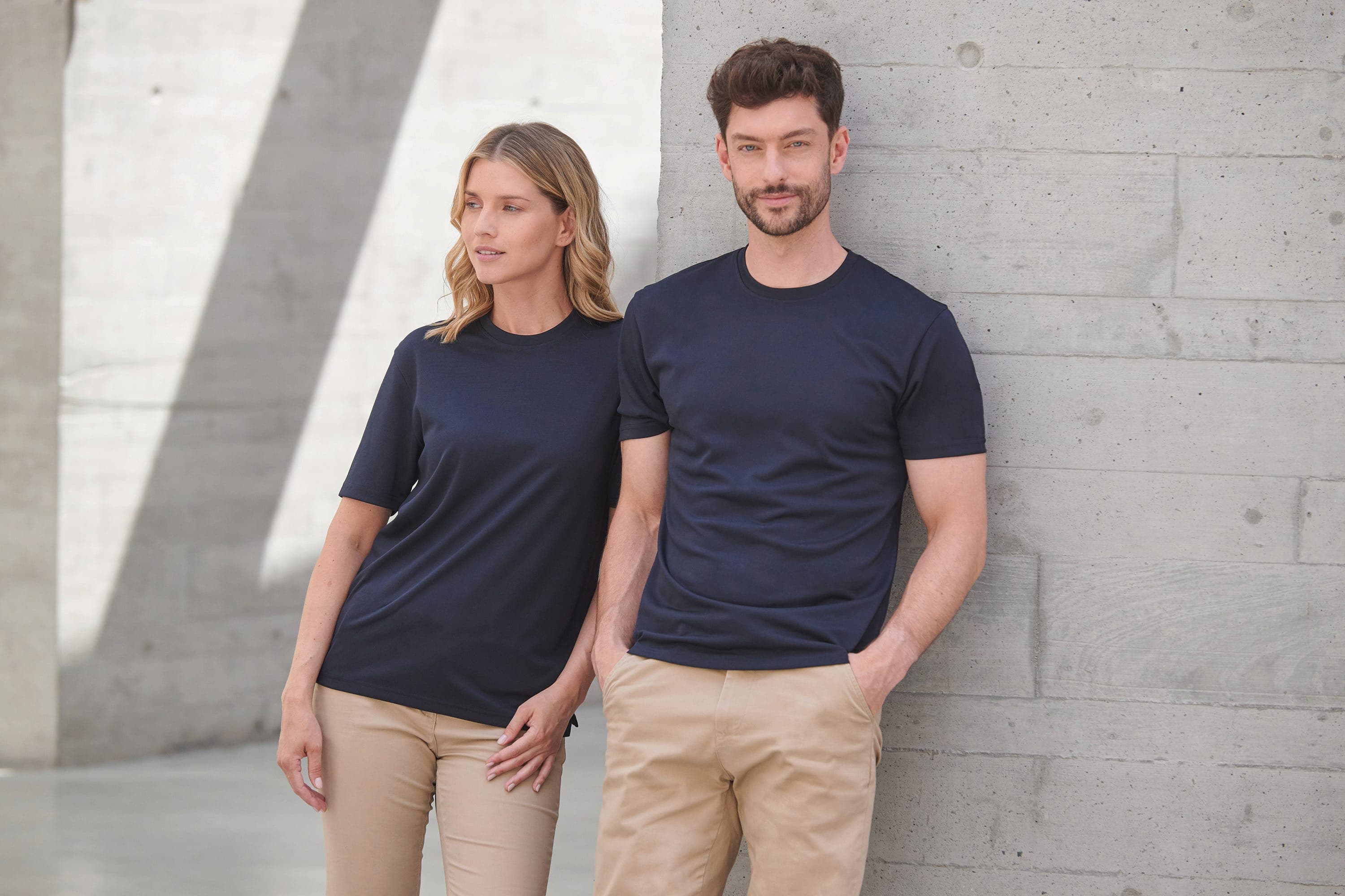 T-shirt Coolplus® unisexe en situation
