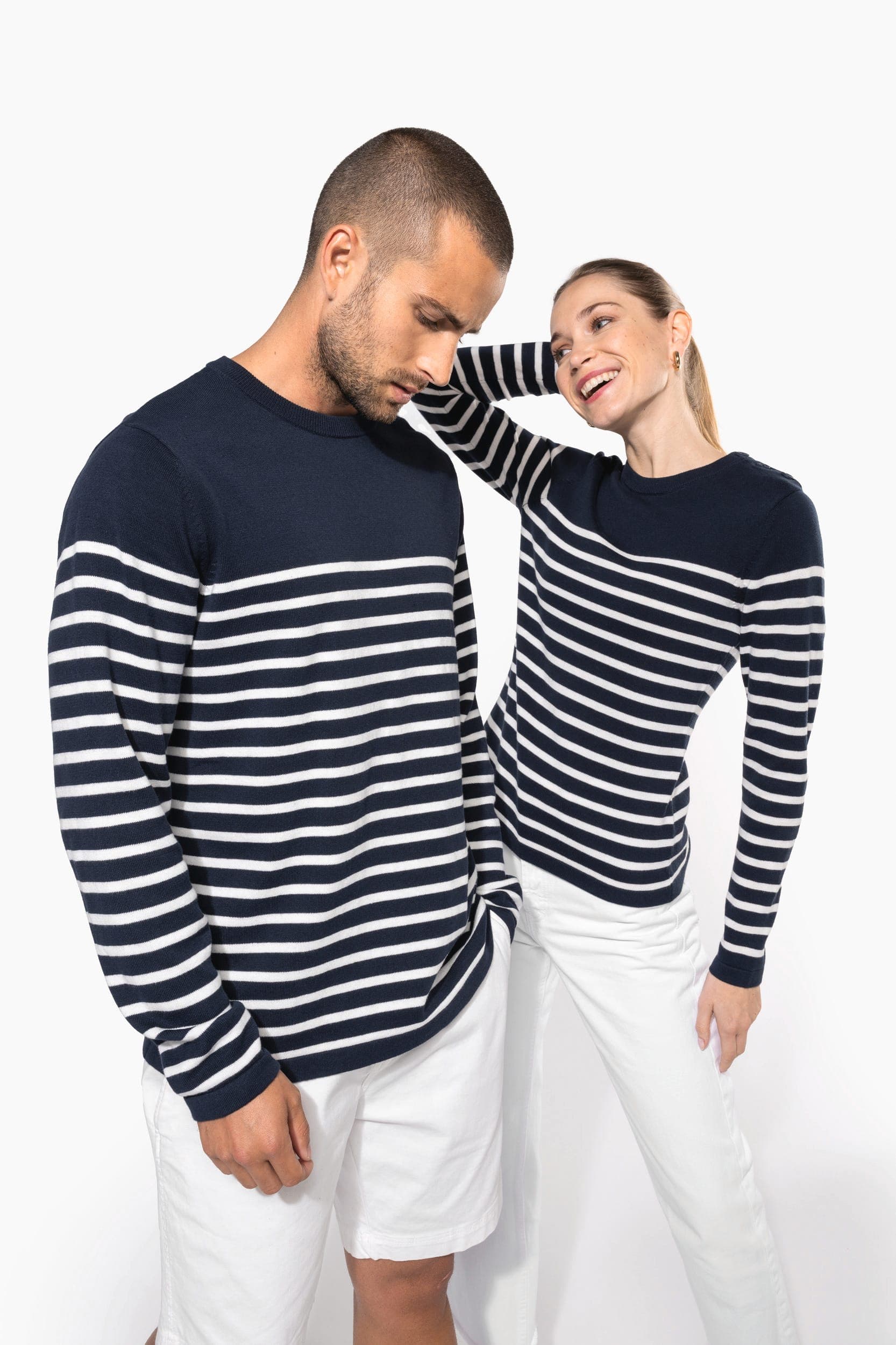 Pull marin homme en situation