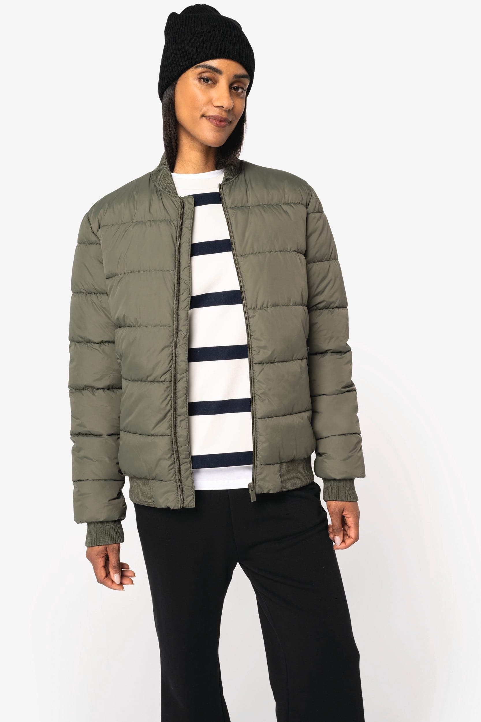 Veste matelassée écoresponsable à col teddy unisexe en situation