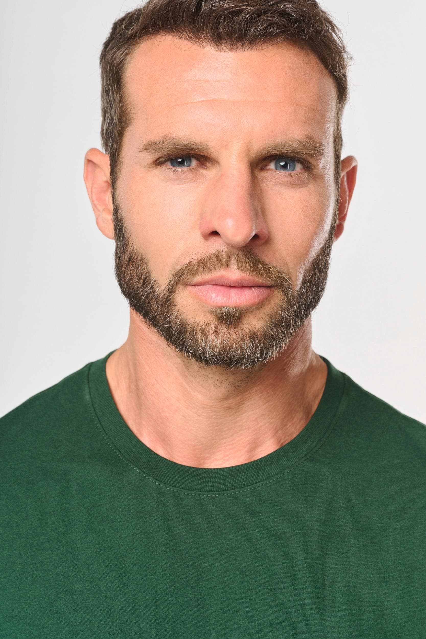 T-shirt col rond écoresponsable homme en situation