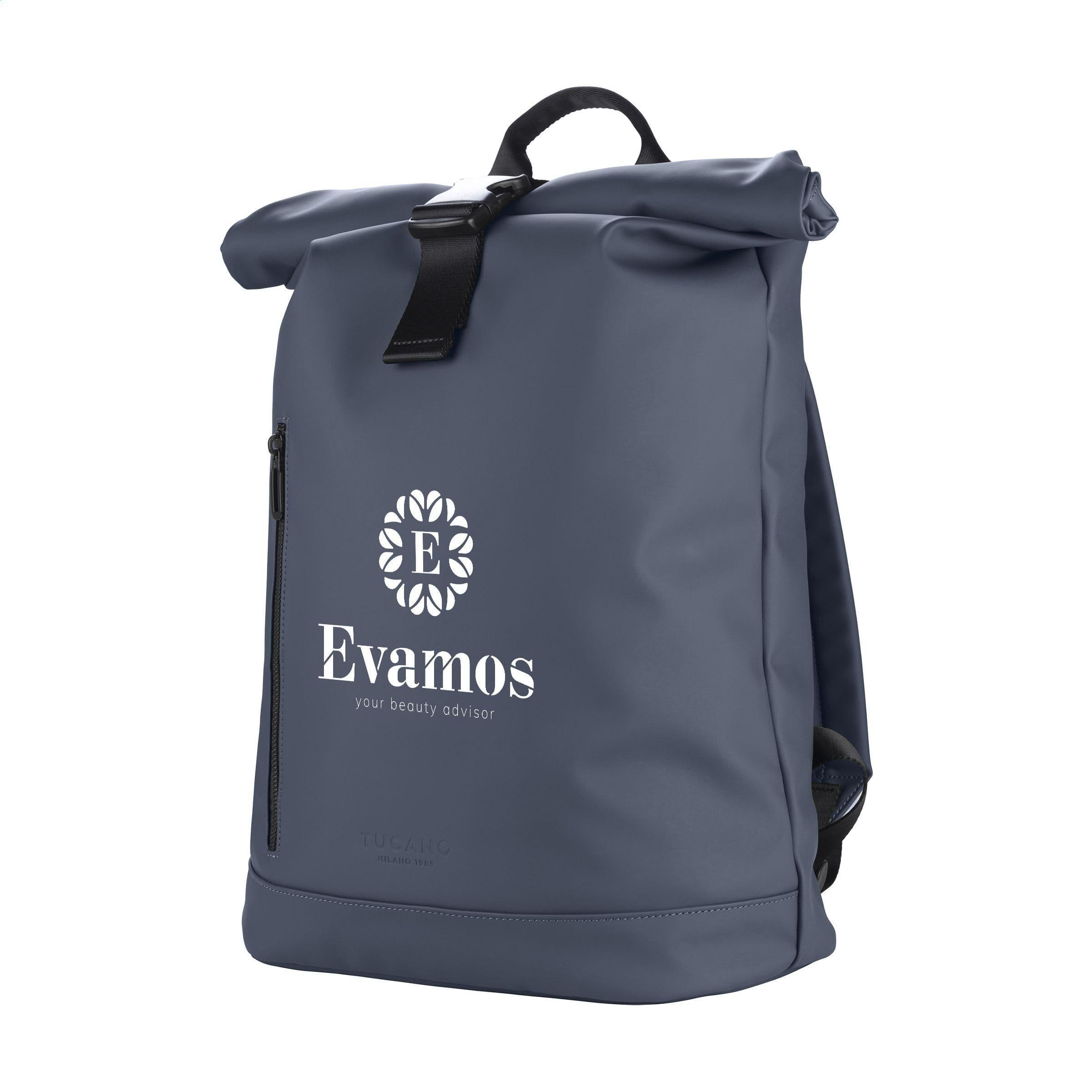Bagage cabine Tucano Gommo Rolltop 15,6 inch en situation