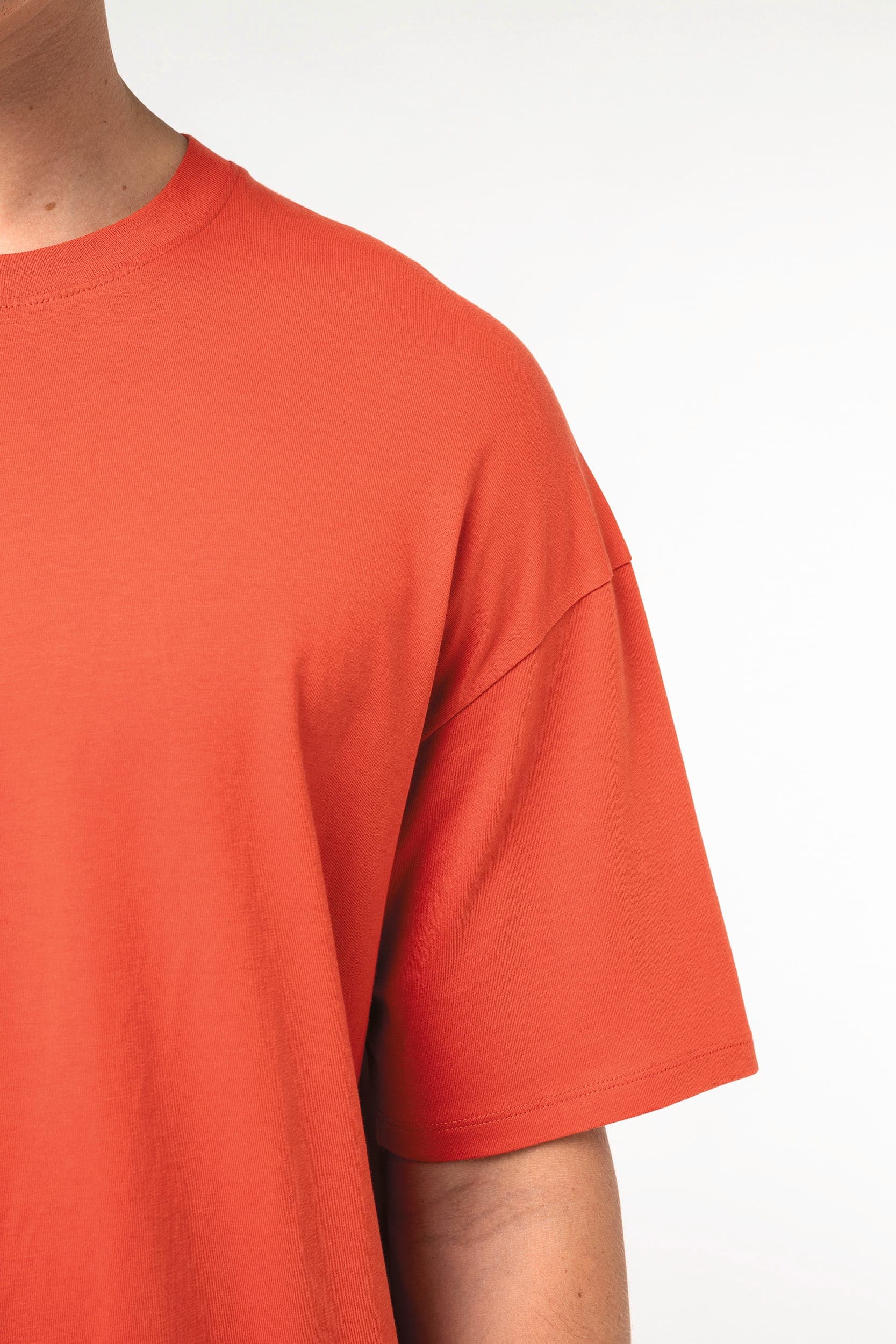 T-shirt écoresponsable oversize homme en situation