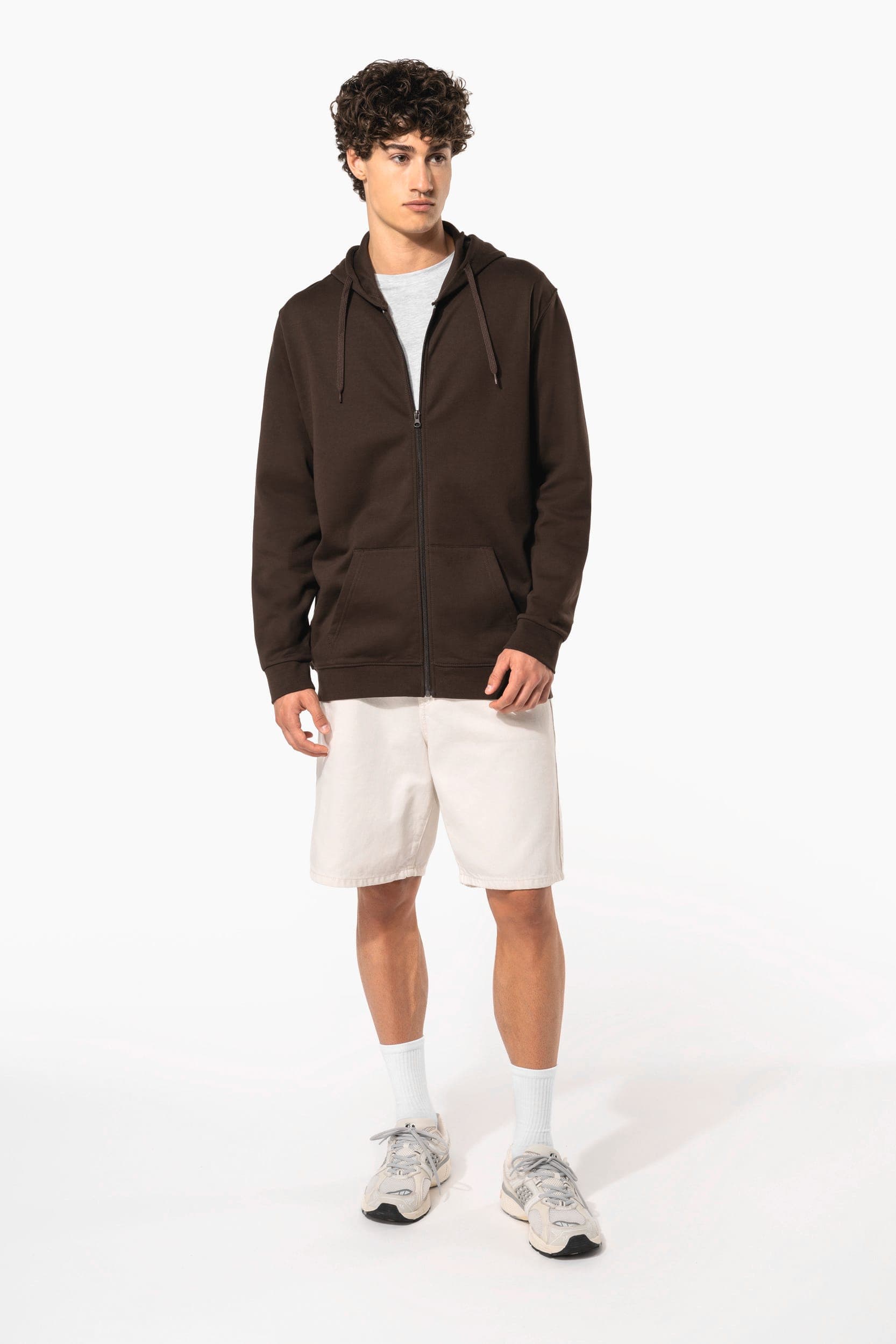 Sweat-shirt zippé capuche unisexe en situation