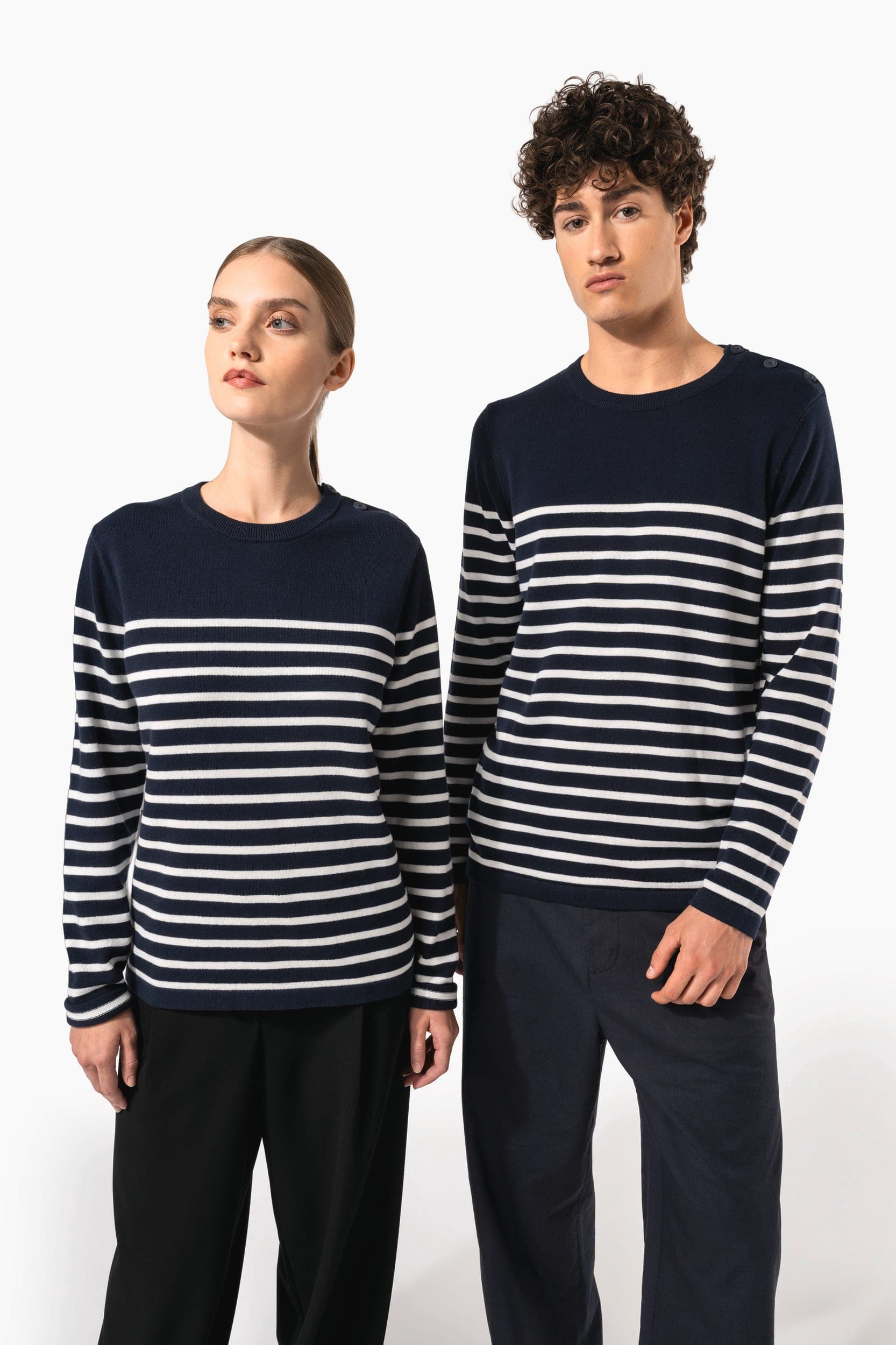 Pull marin homme en situation