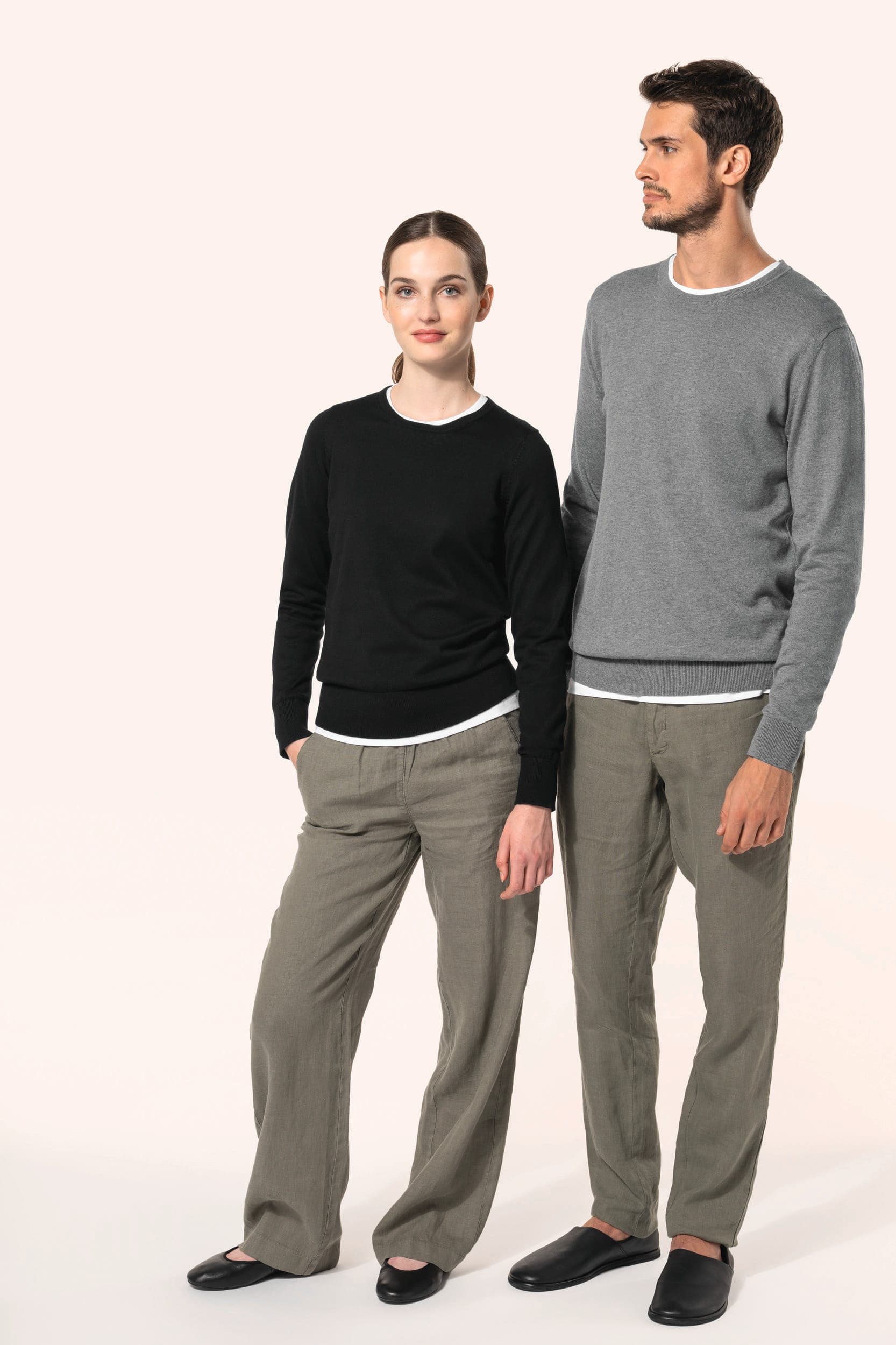 Pull Supima® col rond homme en situation