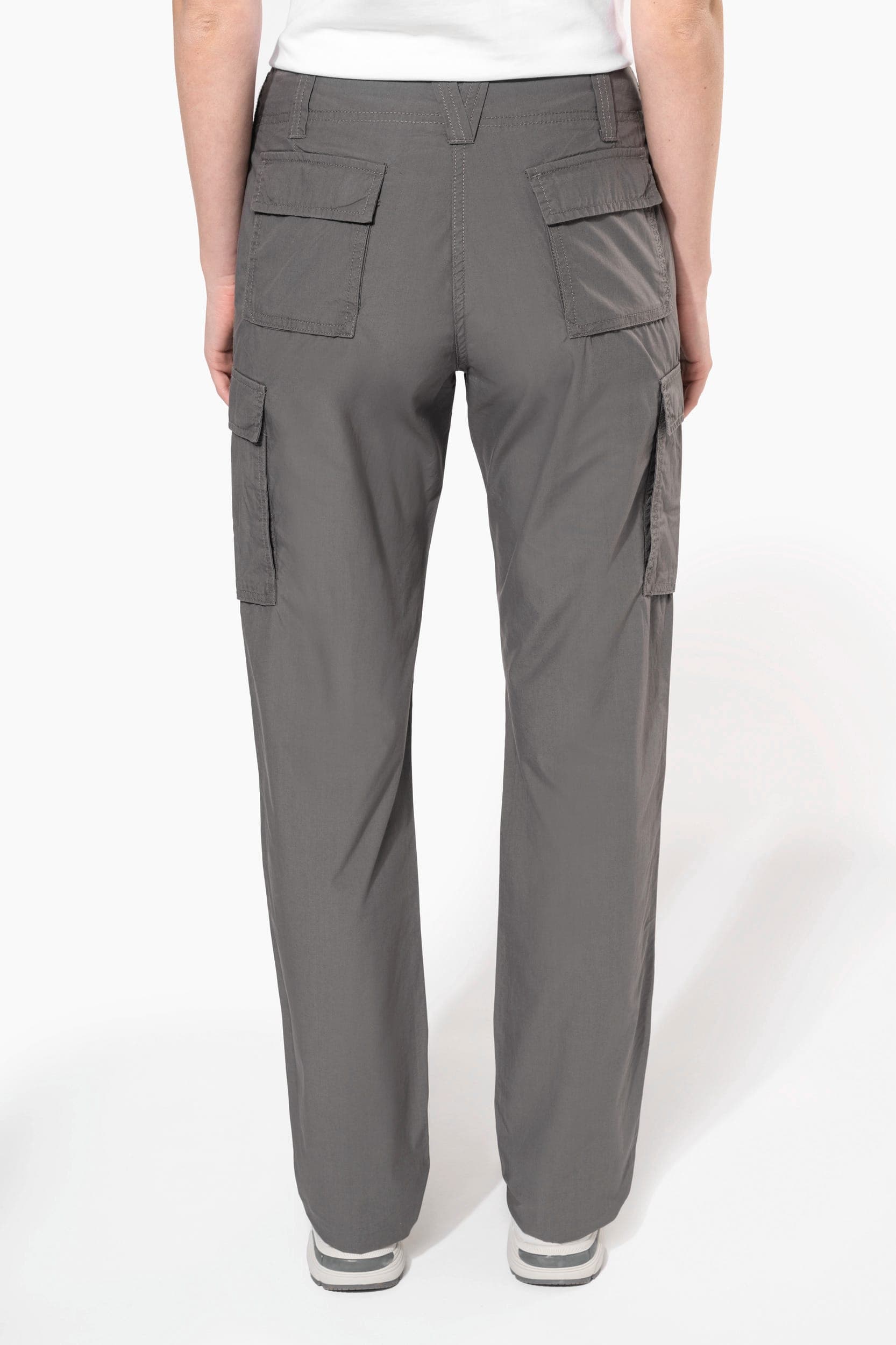 Pantalon léger multipoches femme en situation