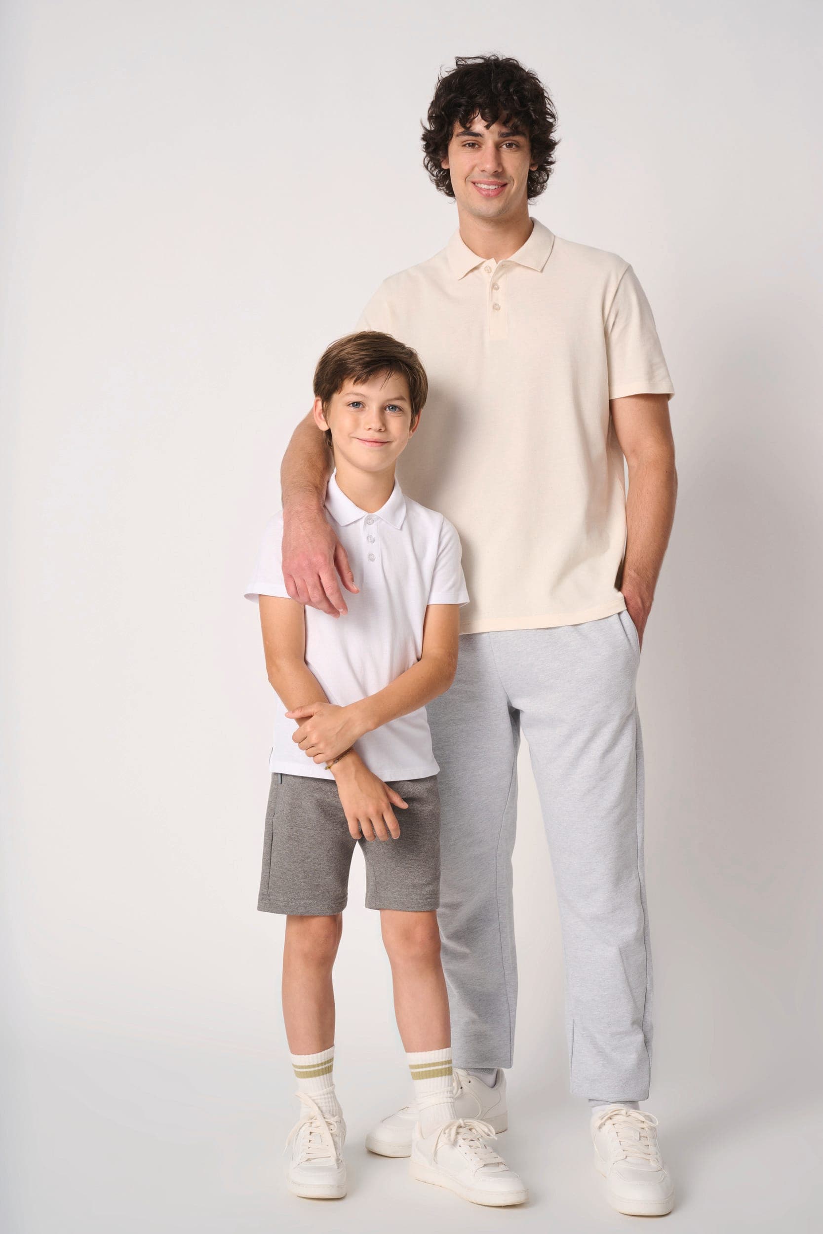 Polo piqué enfant en situation