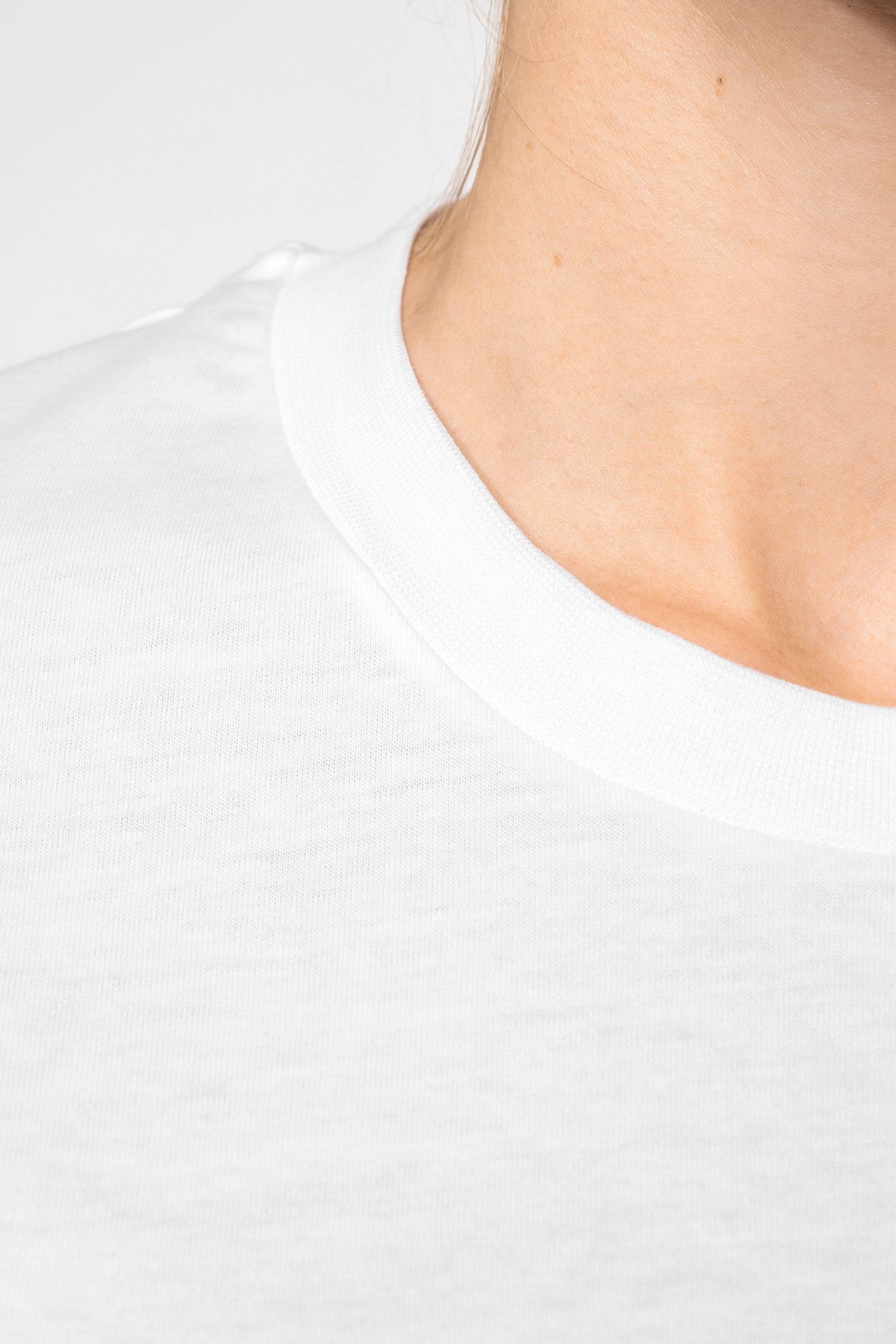 T-shirt col rond manches courtes unisexe en situation