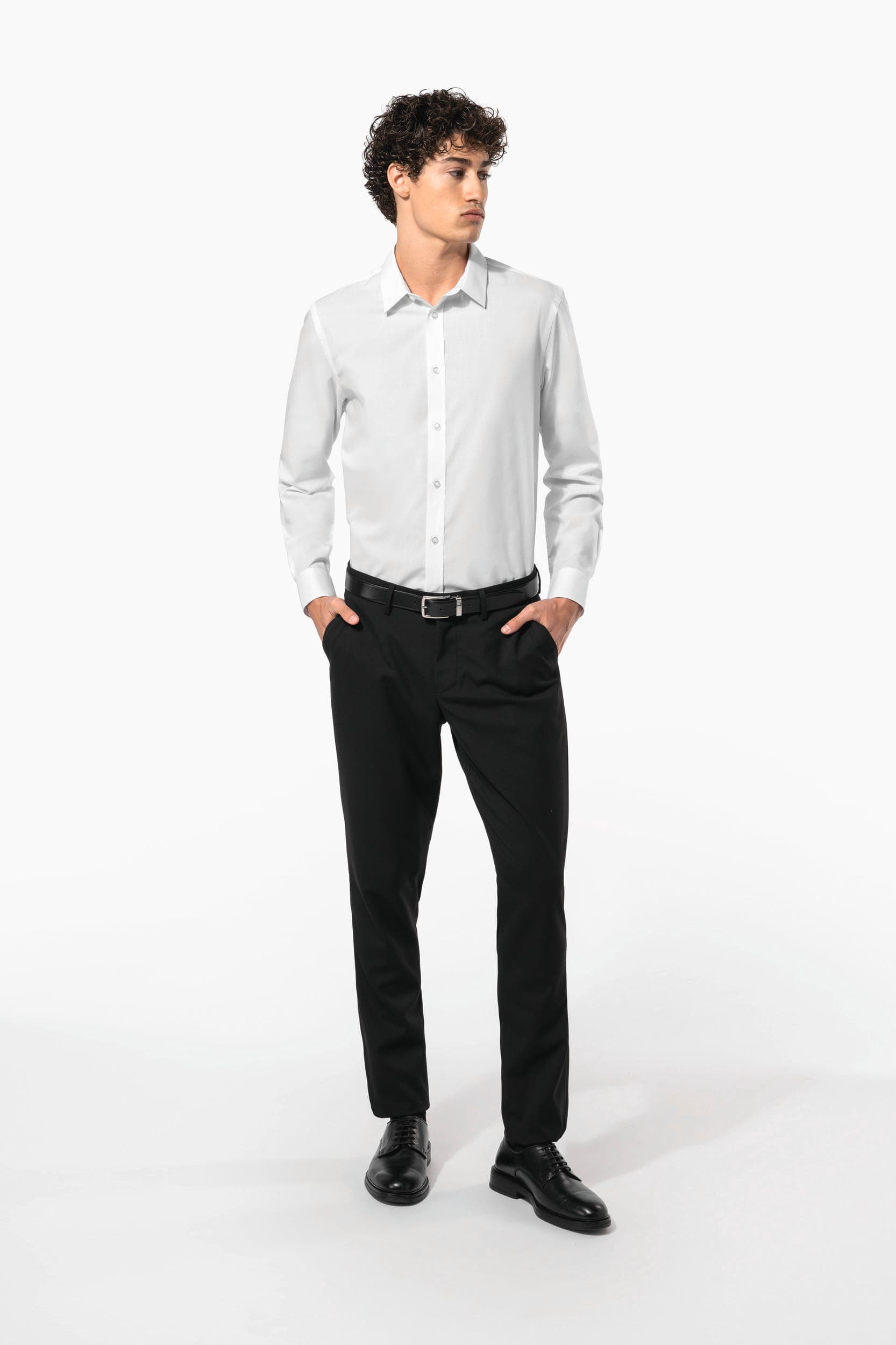 Chemise popeline polycoton sans poche entretien facile homme en situation