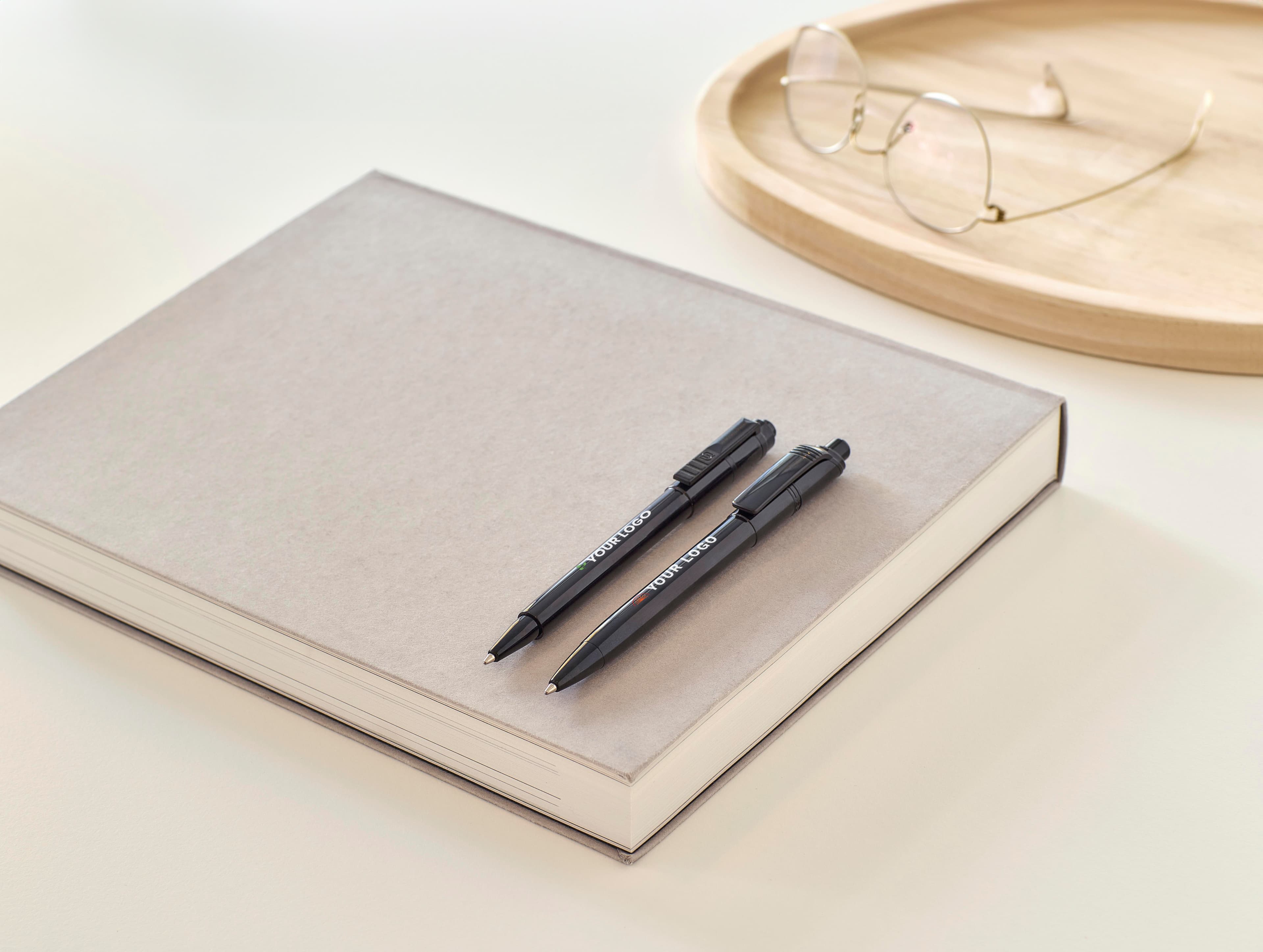 Stylo bille Stilolinea Ducal Extra en situation