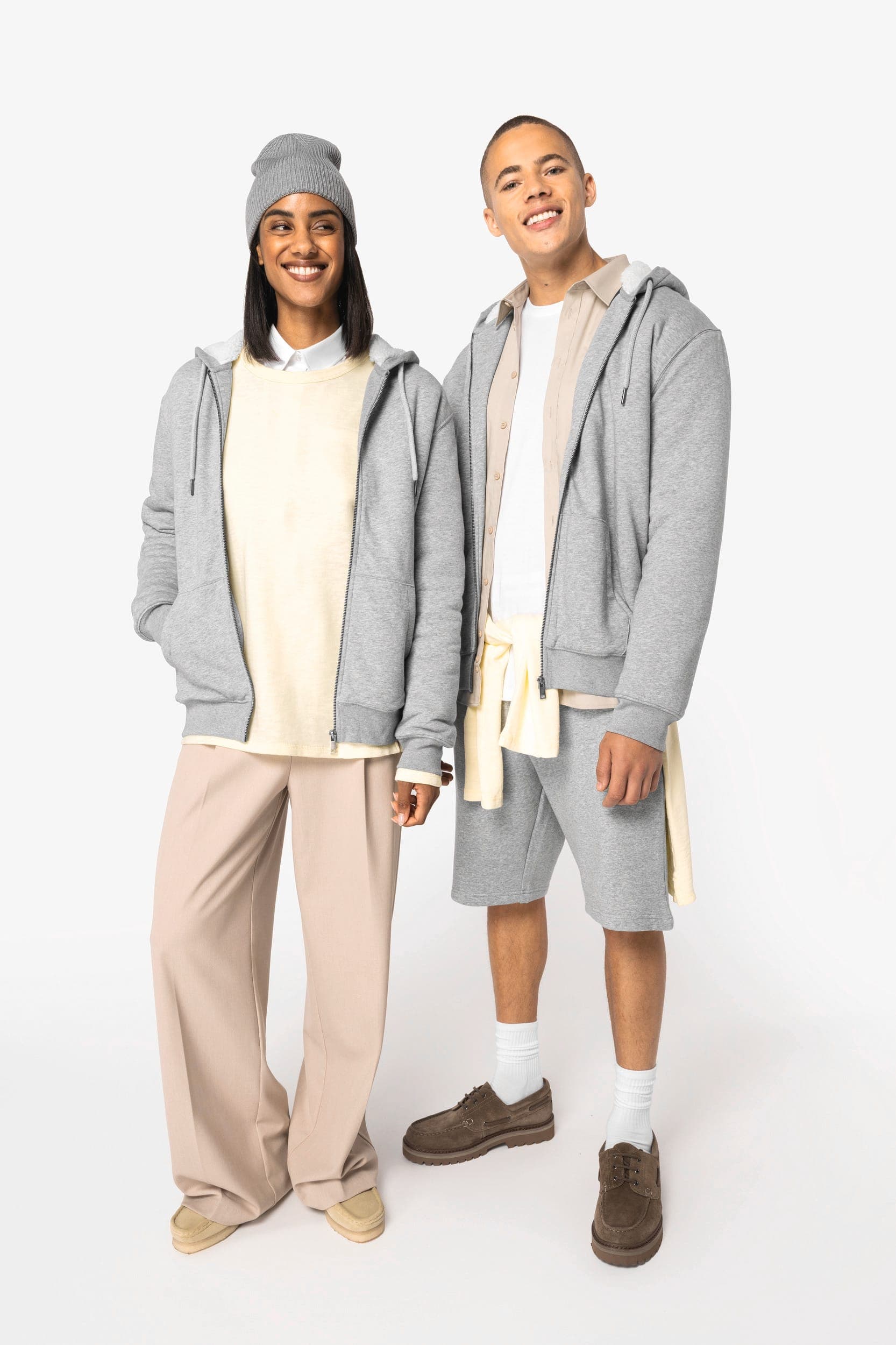 Sweat-shirt écoresponsable zippé doublé en sherpa unisexe en situation