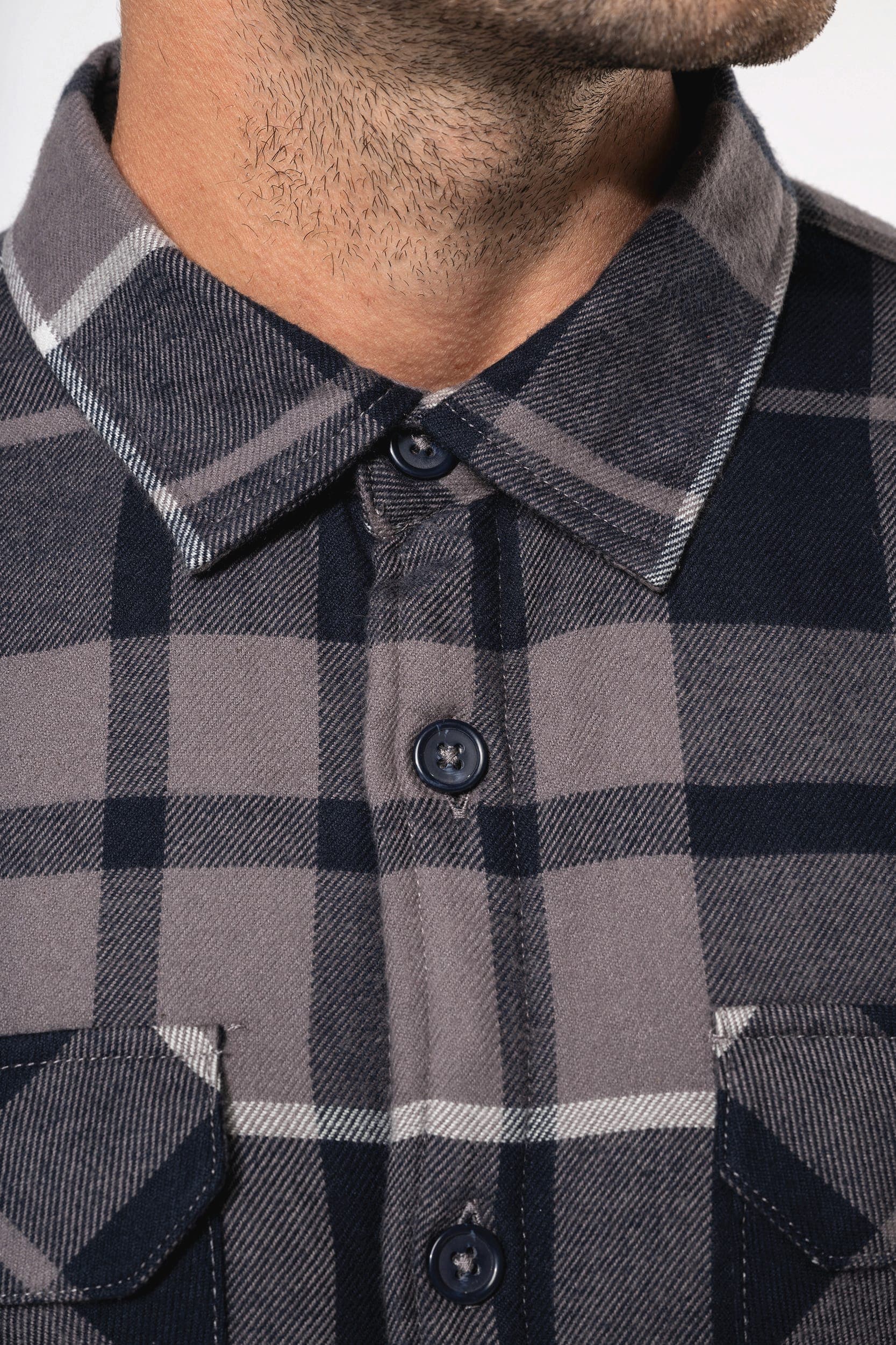 Surchemise à carreaux doublée sherpa homme en situation