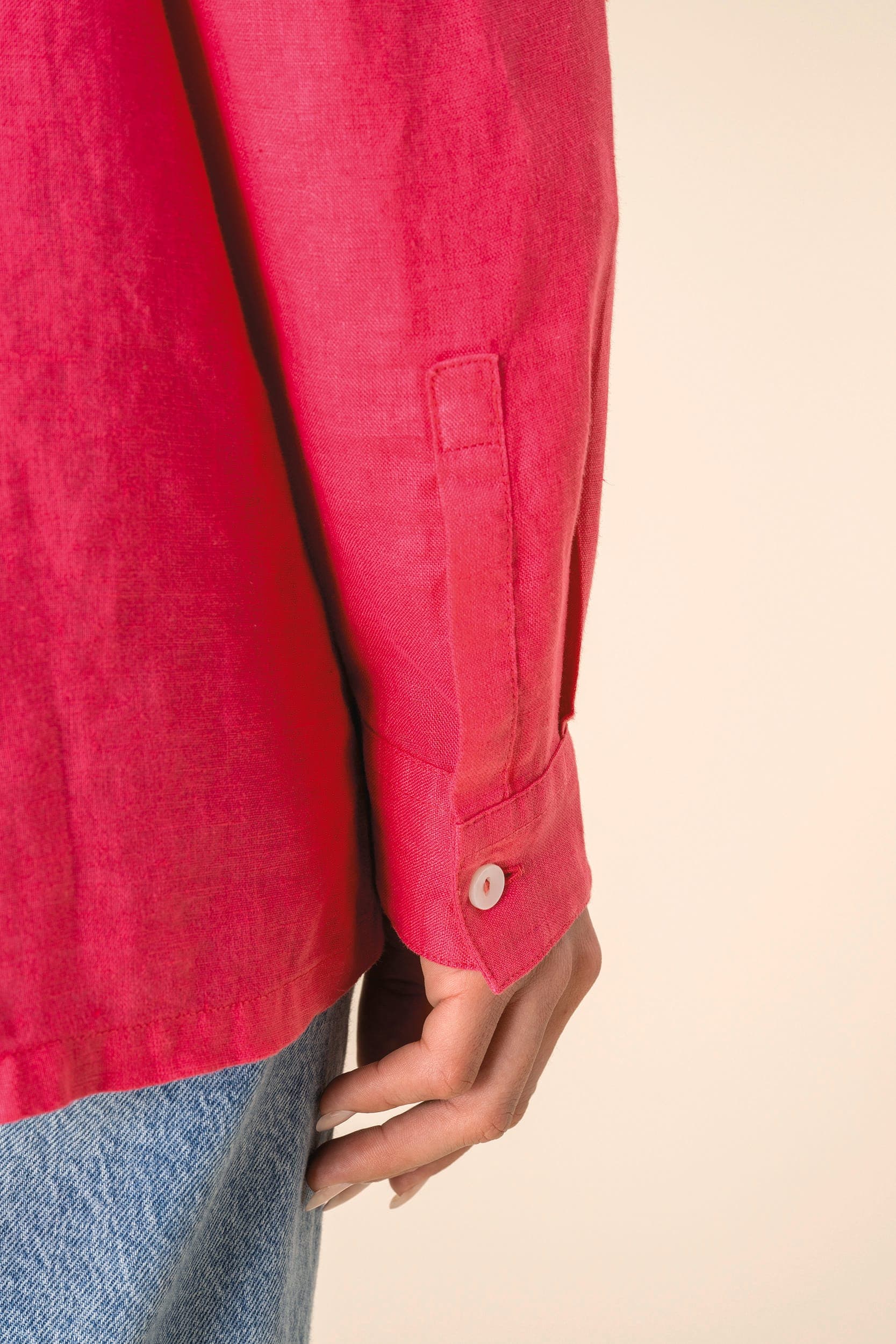 Chemise oversize en lin femme en situation