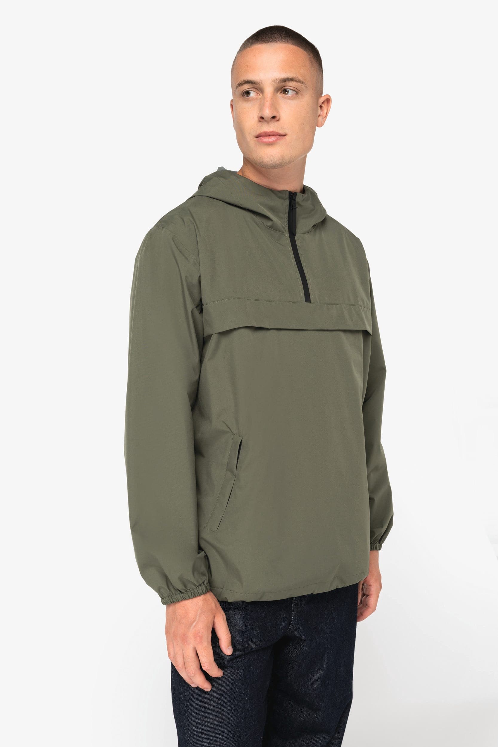 Veste coupe-vent imperméable écoresponsable quart zip unisexe en situation