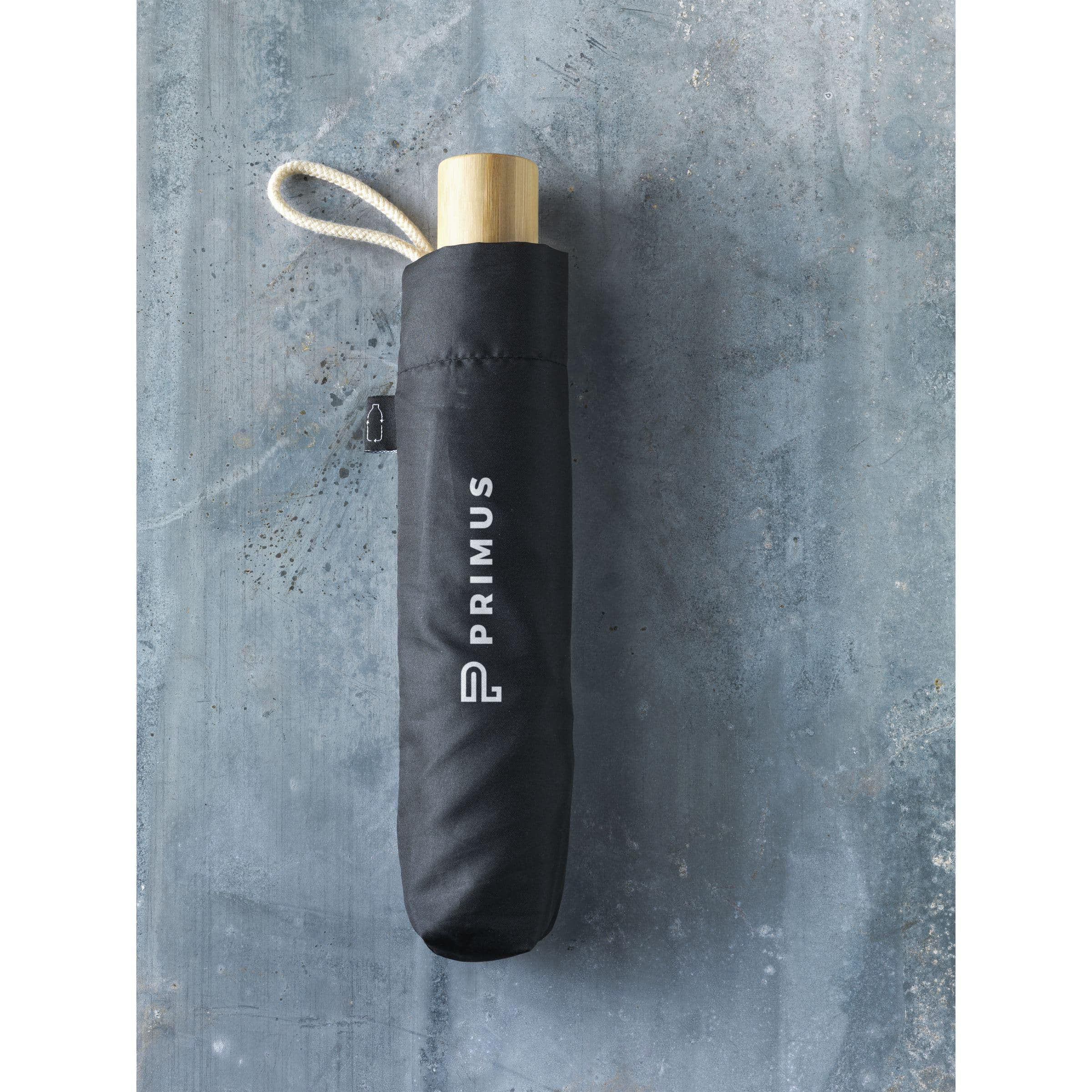 Parapluie pliable mini RCS RPET 21 inch en situation