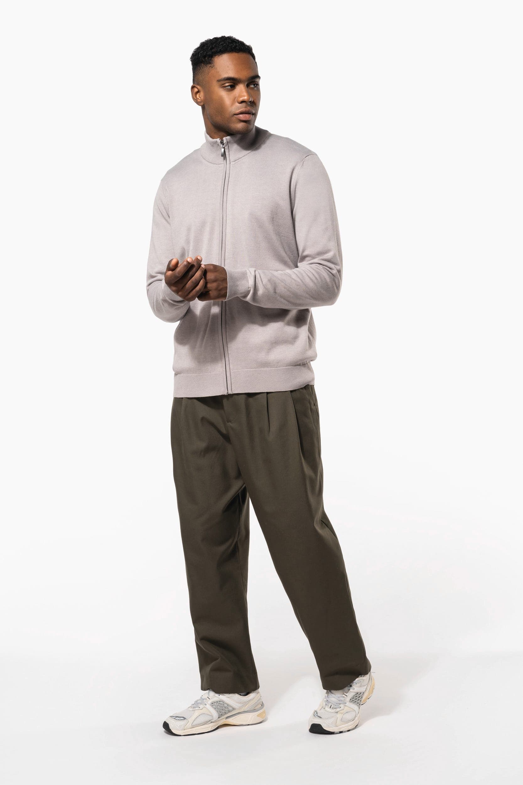 Cardigan zippé homme en situation