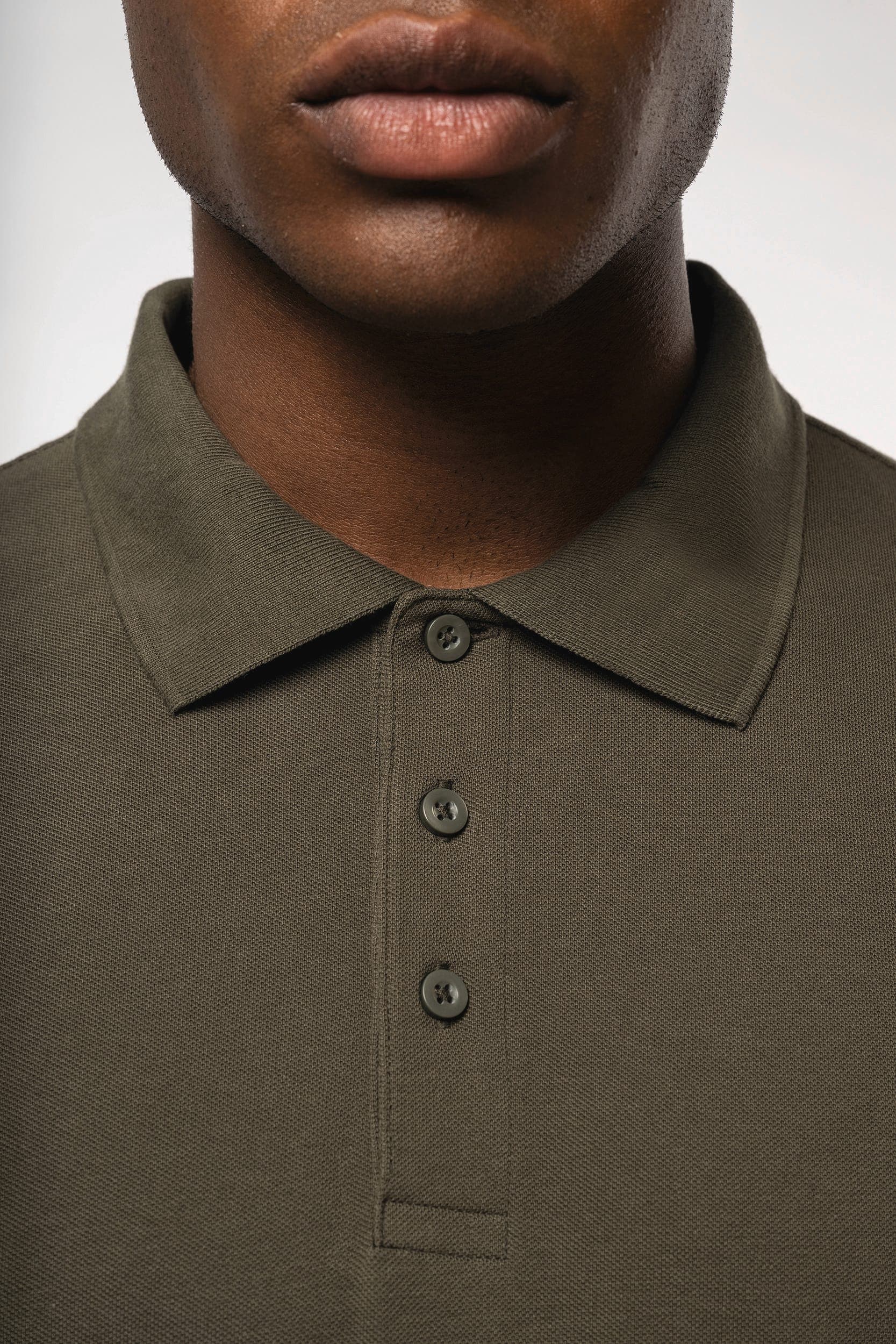 Polo manches longues homme en situation