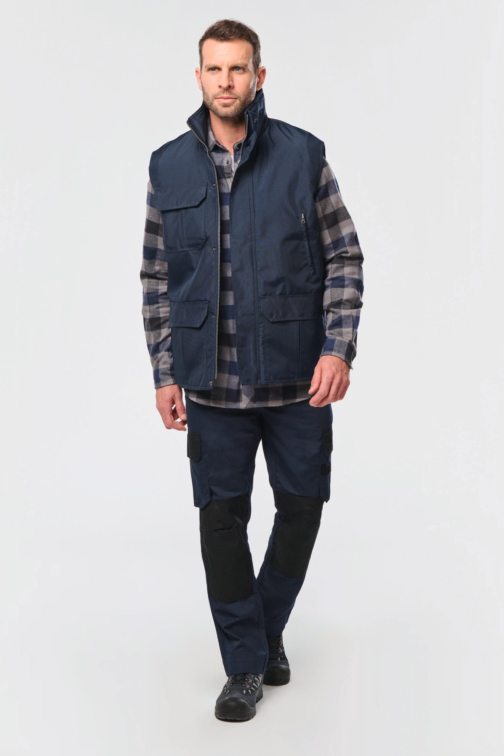 Worker > bodywarmer homme en situation