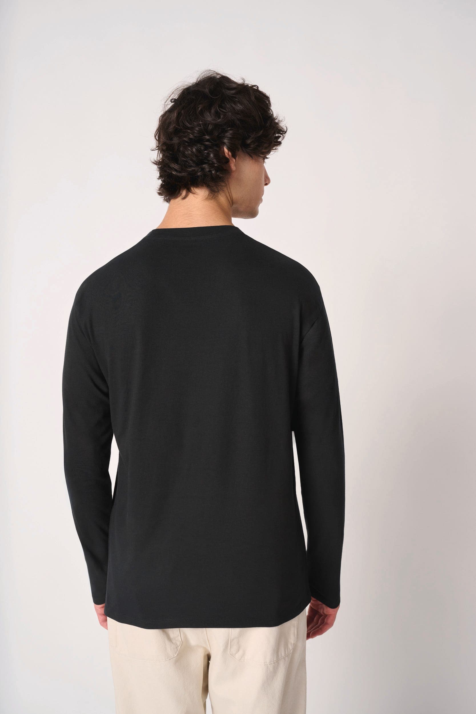 T-shirt LSL unisexe iDeal190 en situation