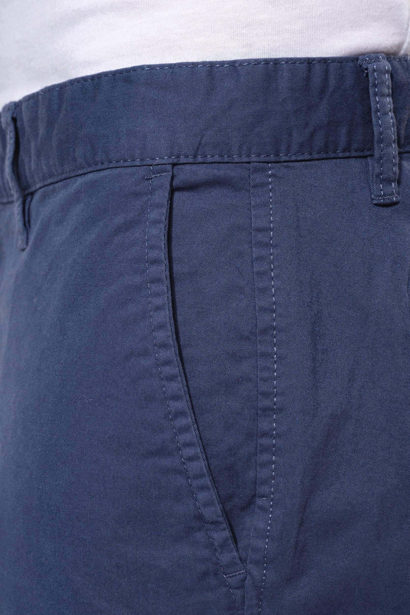 Bermuda chino homme en situation
