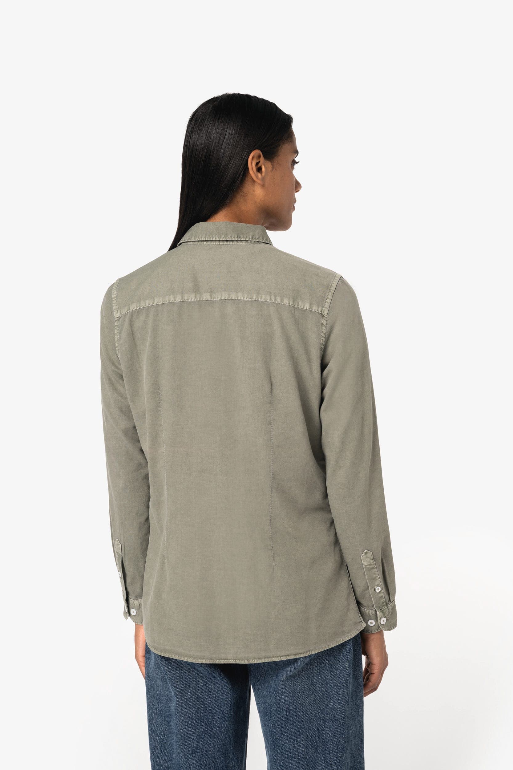 Chemise écoresponsable délavée femme en situation