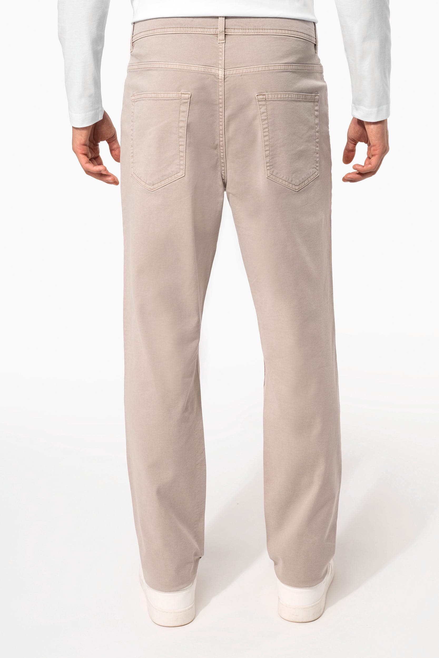 Pantalon 5 poches homme en situation