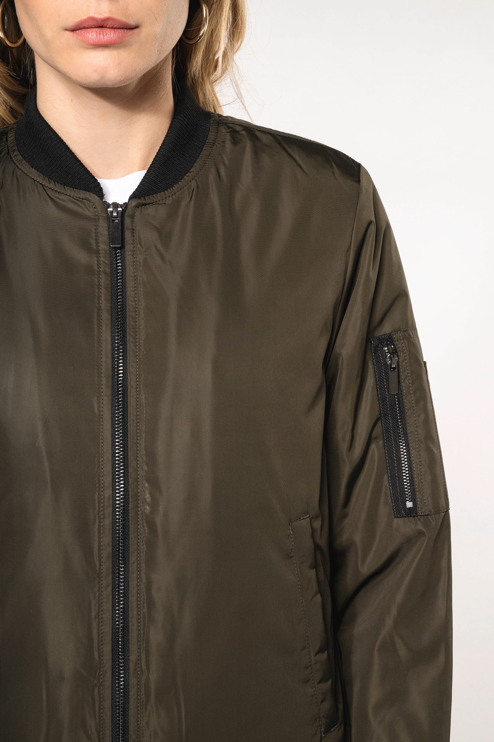 Blouson bomber femme en situation