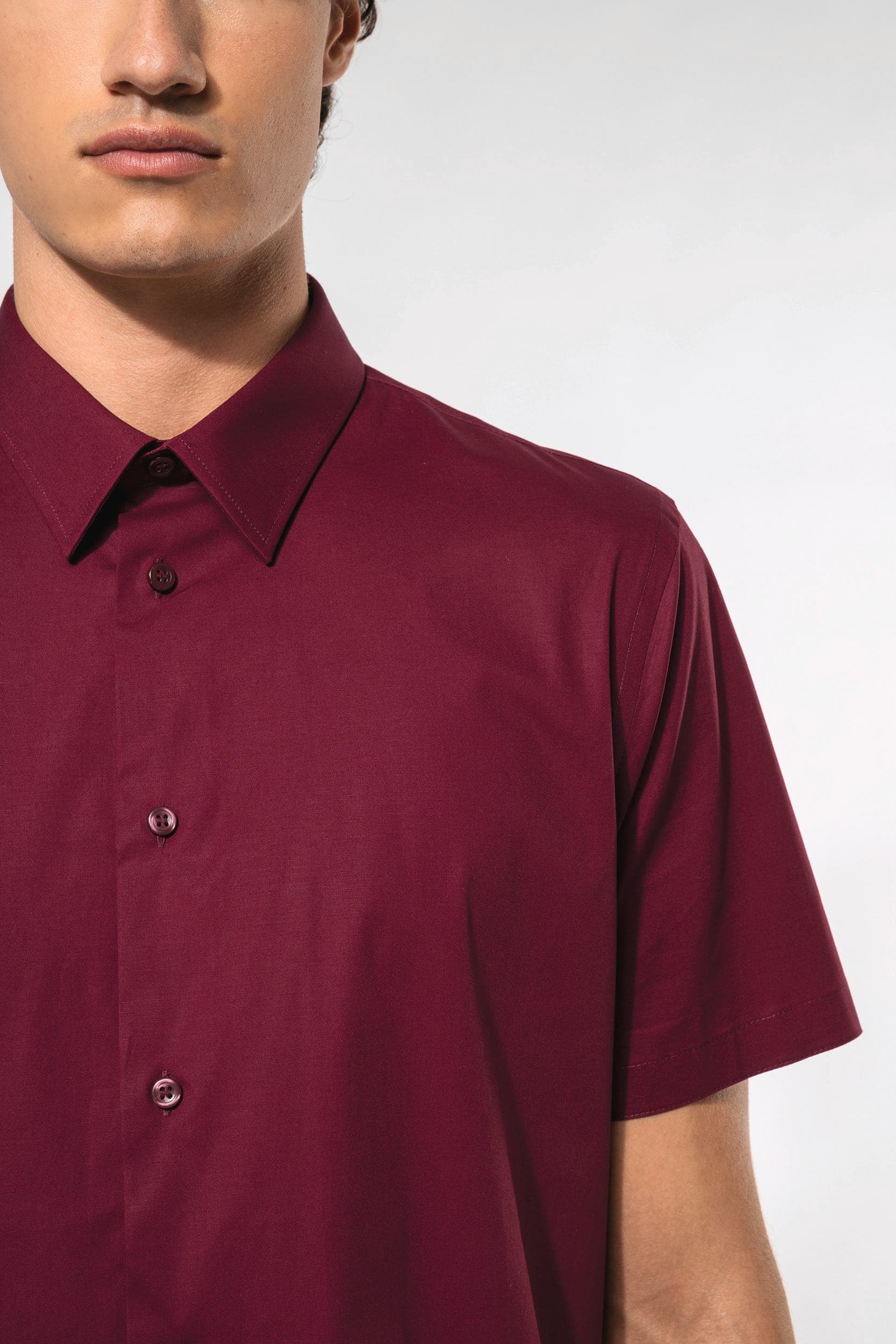 Chemise coton / élasthanne manches courtes en situation