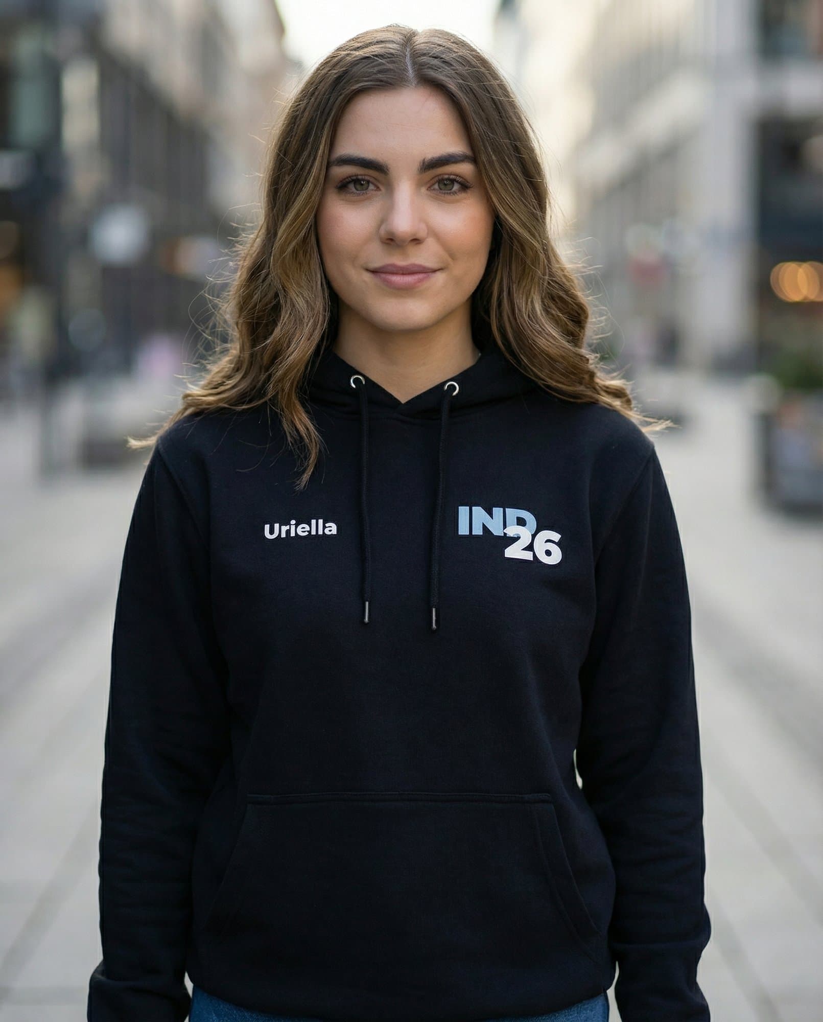 Élève en sweat à capuche noir personnalisé au nom de l'école